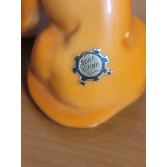 Vintage Terrier/boxer dog figurine Bone China - Picture 6 of 6